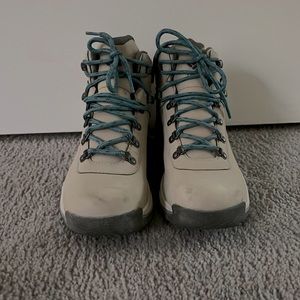 Columbia womens hiking boots